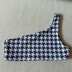 Skatie Ellis Top in Trestles - L